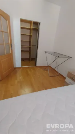 Pronájem bytu 2+1, Pardubice - Bílé Předměstí, Holubova, 62 m2