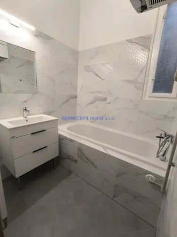 Pronájem bytu 2+1, Hradec Králové, Průmyslová, 98 m2