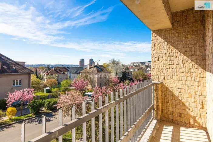 Pronájem atypického bytu, Praha - Strašnice, U krbu, 17 m2