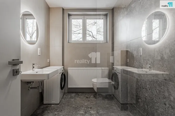 Pronájem atypického bytu, Praha - Strašnice, U krbu, 17 m2