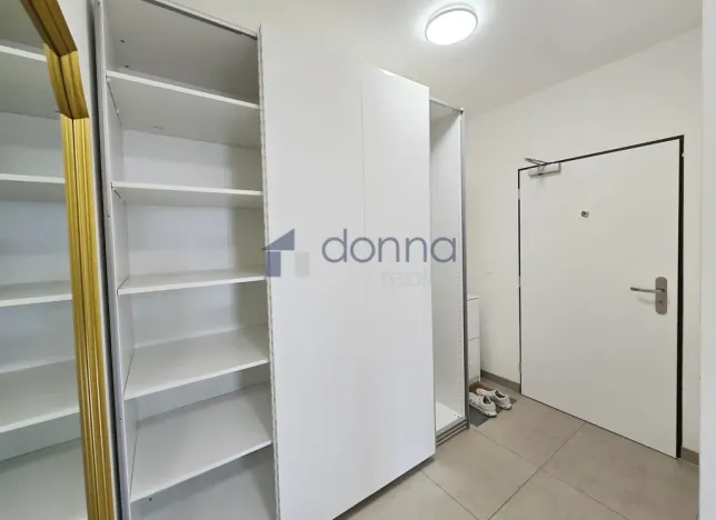 Pronájem bytu 2+kk, Praha, Nekvasilova, 62 m2