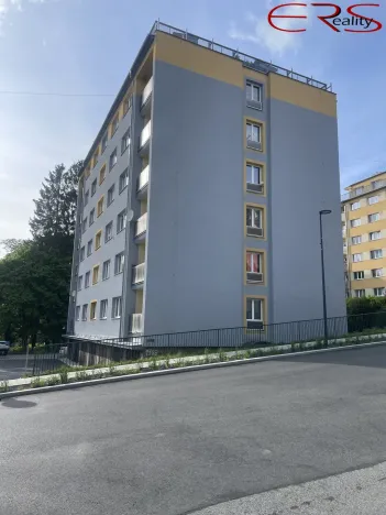 Pronájem bytu 1+1, Liberec, Nad Školou, 33 m2