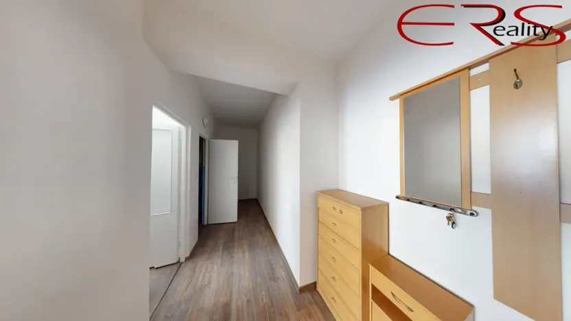 Pronájem bytu 1+1, Liberec, Nad Školou, 33 m2