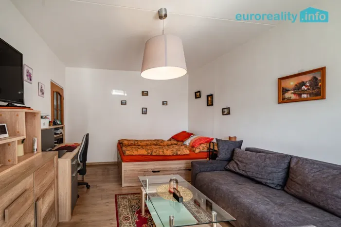 Pronájem bytu 3+1, Kraslice, B. Smetany, 62 m2