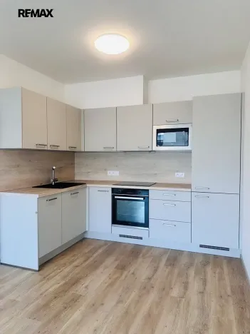 Pronájem bytu 2+kk, Praha - Černý Most, Dobrovolného, 42 m2