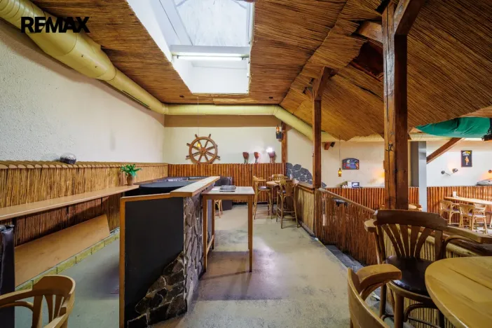 Prodej restaurace, Karlovy Vary, Jaltská, 275 m2