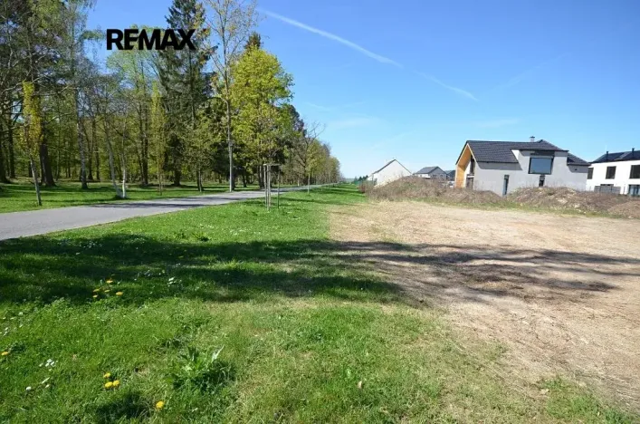 Pronájem zahrady, Slaný, 800 m2