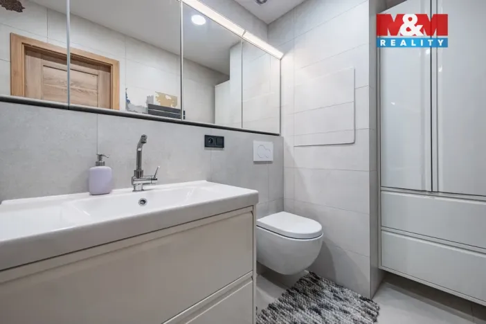 Prodej bytu 3+kk, Praha - Podolí, Pujmanové, 76 m2