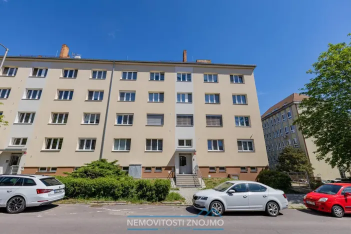 Prodej bytu 2+1, Znojmo, Smetanova, 54 m2