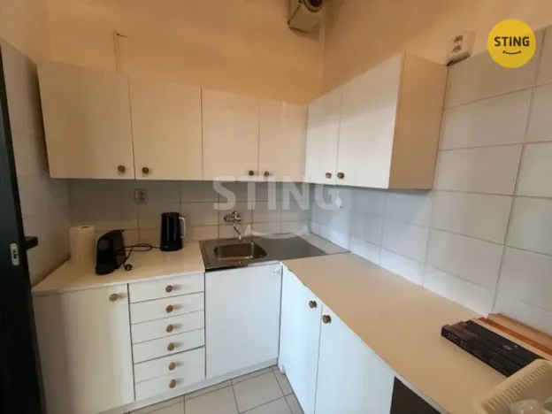 Pronájem kanceláře, Frýdek-Místek, Zámecké nám., 30 m2