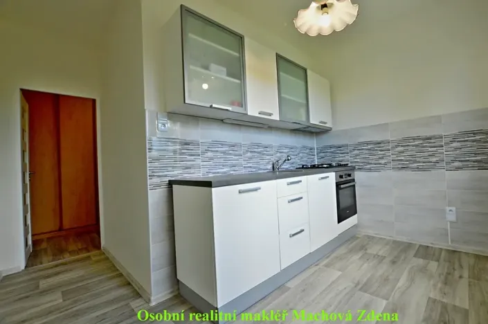 Pronájem bytu 2+1, Praha - Malešice, Káranská, 56 m2