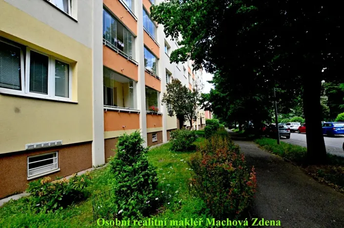 Pronájem bytu 2+1, Praha - Malešice, Káranská, 56 m2
