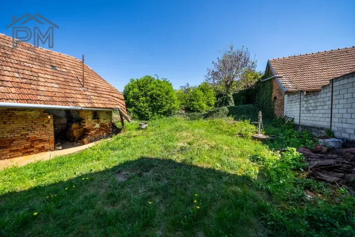 Prodej pozemku pro bydlení, Uhřice, 2318 m2