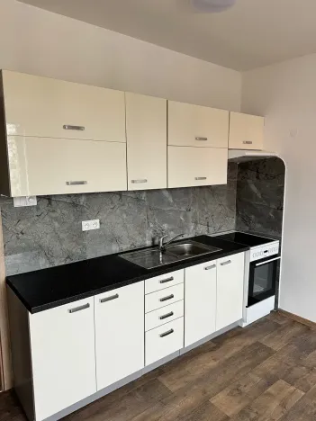 Pronájem bytu 2+kk, Pardubice, Sladkovského, 45 m2