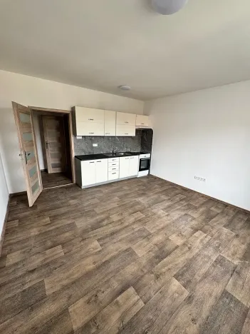 Pronájem bytu 2+kk, Pardubice, Sladkovského, 45 m2
