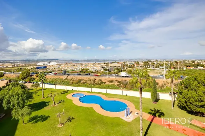 Prodej bytu 3+kk, Torrevieja, Španělsko, 61 m2
