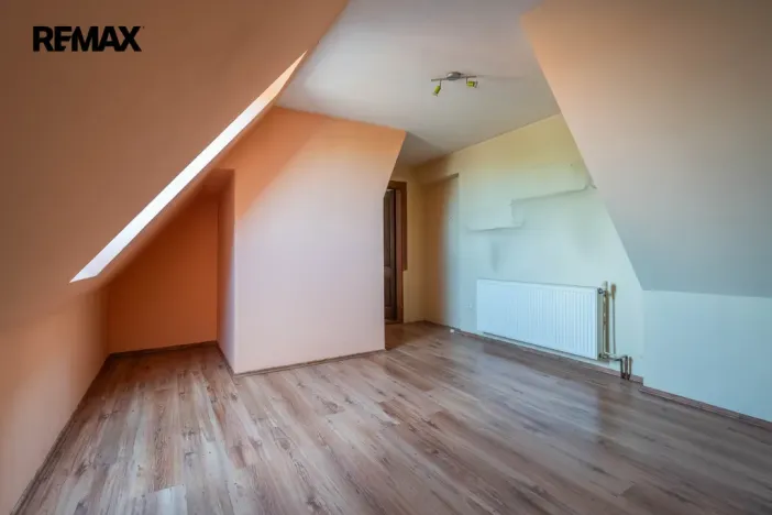Prodej rodinného domu, Třebíč - Stařečka, Sucheniova, 200 m2