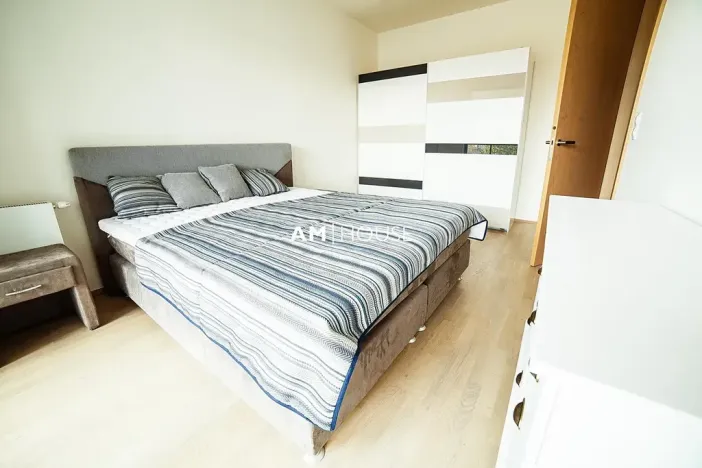 Pronájem bytu 2+kk, Praha - Holešovice, Sanderova, 51 m2