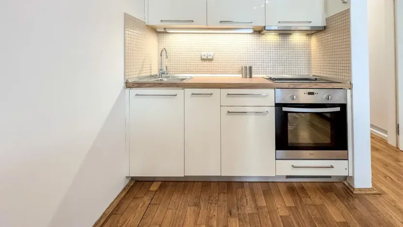 Pronájem bytu 1+kk, Praha - Žižkov, Havlíčkovo náměstí, 29 m2