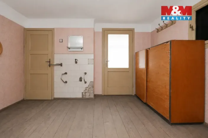 Prodej rodinného domu, Černovice, Táborská, 330 m2