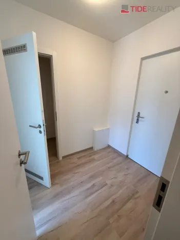 Pronájem bytu 1+kk, Praha, Kolmanova, 40 m2