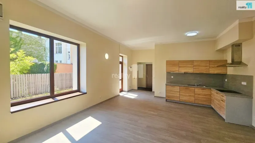 Pronájem bytu 2+kk, Kolín - Kolín IV, Školská, 59 m2