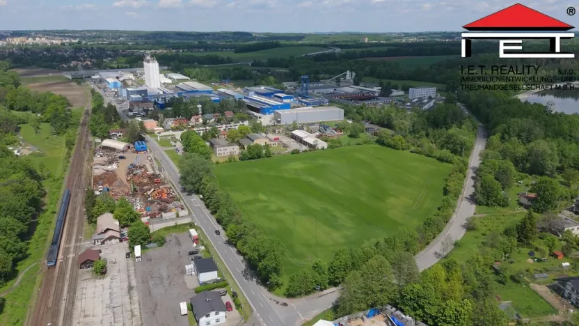 Prodej komerčního pozemku, Staré Město, Na Zbytkách, 30816 m2