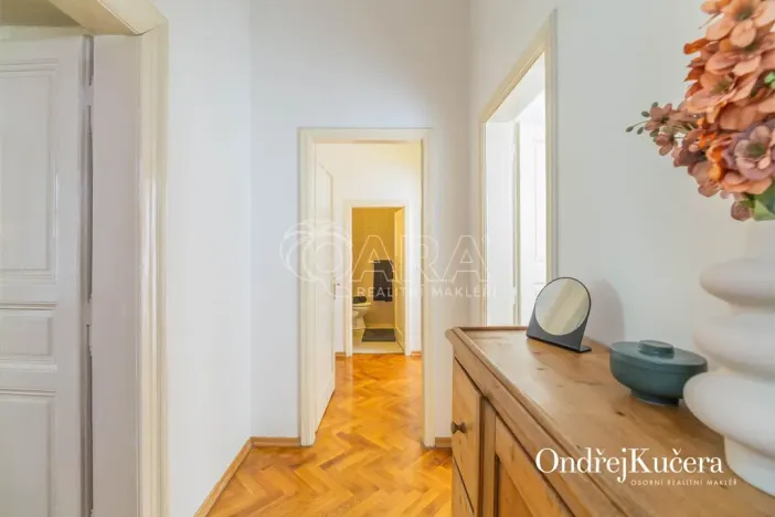 Prodej bytu 3+1, Praha - Malá Strana, Mělnická, 90 m2