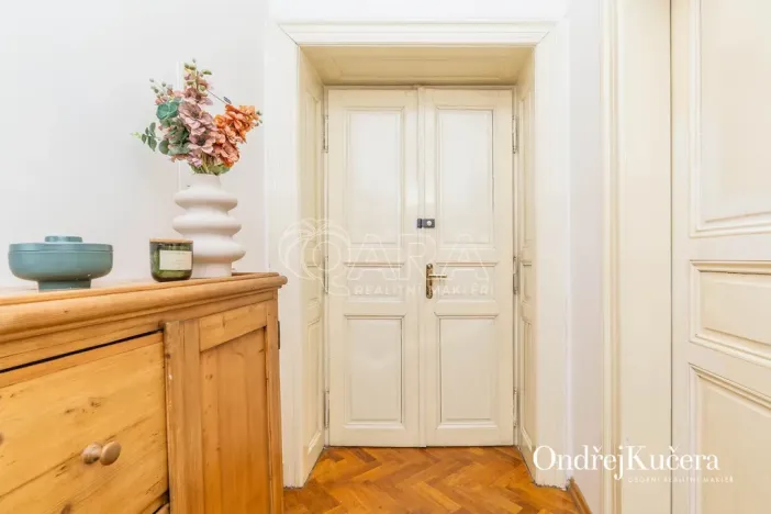 Prodej bytu 3+1, Praha - Malá Strana, Mělnická, 90 m2