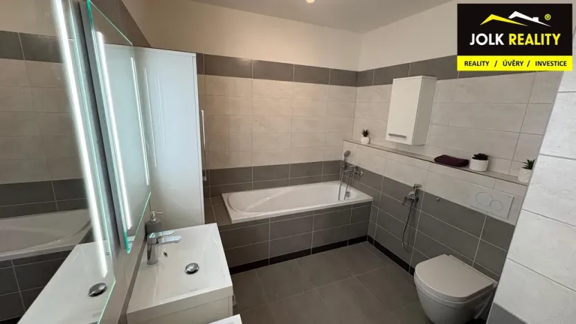 Pronájem bytu 4+kk, Opava, Kačírkova, 111 m2