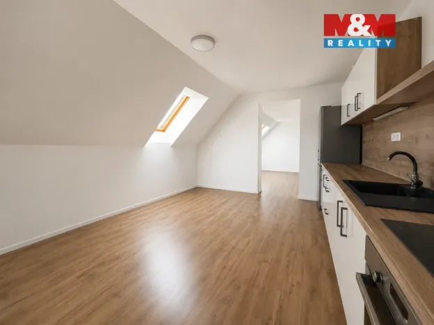 Pronájem bytu 3+1, Veltrusy, Douchova, 97 m2