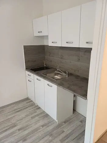 Pronájem bytu 1+kk, Praha - Záběhlice, Mečíková, 25 m2