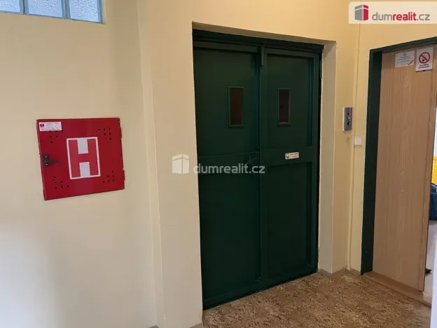 Pronájem kanceláře, Bruntál, Fügnerova, 37 m2