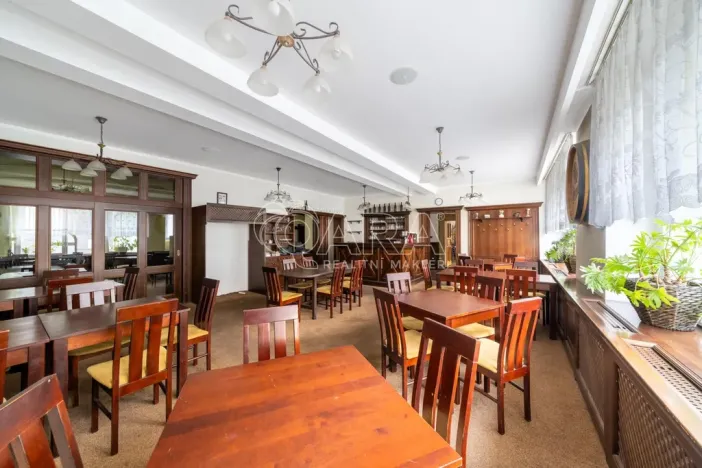 Prodej restaurace, Doksy, Komenského, 426 m2