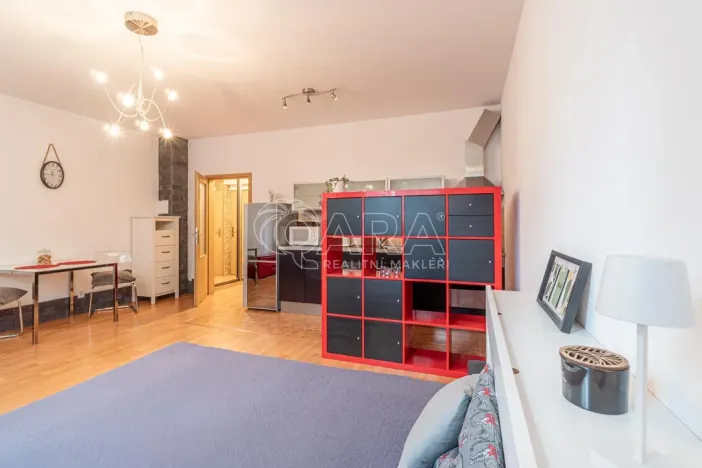 Pronájem bytu 1+kk, Praha - Černý Most, Dobrovolného, 35 m2