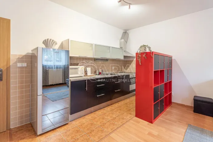 Pronájem bytu 1+kk, Praha - Černý Most, Dobrovolného, 35 m2