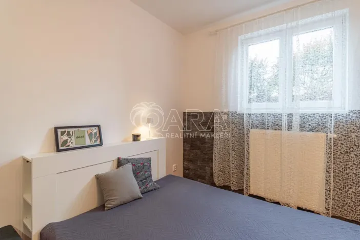 Pronájem bytu 1+kk, Praha - Černý Most, Dobrovolného, 35 m2