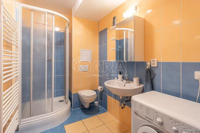 Pronájem bytu 1+kk, Praha - Černý Most, Dobrovolného, 35 m2