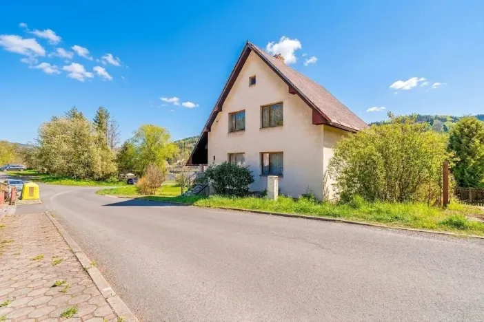 Prodej rodinného domu, Lipová-lázně, 260 m2
