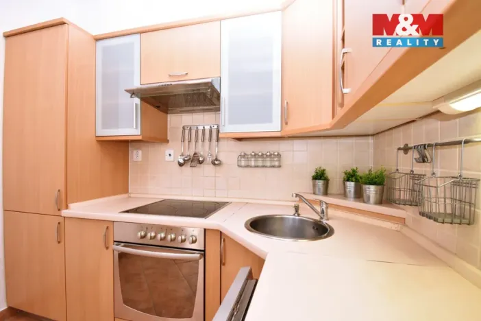 Pronájem bytu 2+kk, Praha - Dolní Chabry, Spořická, 55 m2