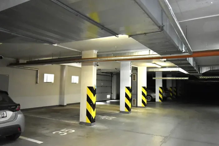Prodej garážového stání, Praha - Kunratice, Velké Kunratické, 17 m2