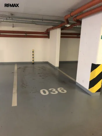 Pronájem garážového stání, Praha - Smíchov, U Nikolajky, 15 m2