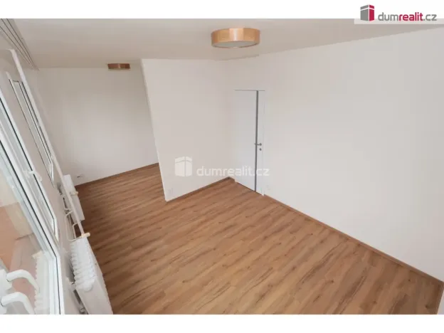 Pronájem bytu 2+kk, Praha - Prosek, Veltruská, 60 m2