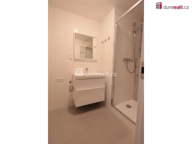 Pronájem bytu 2+kk, Praha - Prosek, Veltruská, 60 m2