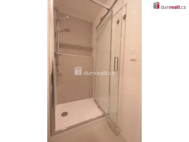 Pronájem bytu 2+kk, Praha - Prosek, Veltruská, 60 m2