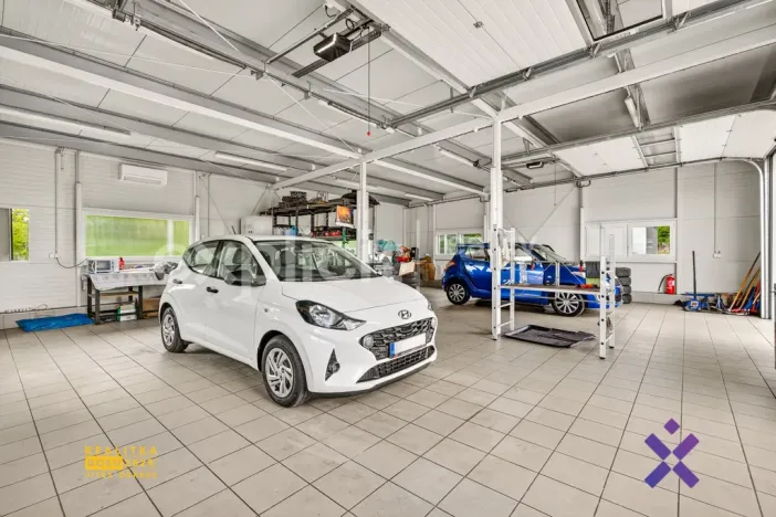 Prodej obchodního prostoru, Biskupice, 4600 m2