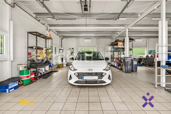 Prodej obchodního prostoru, Biskupice, 4600 m2