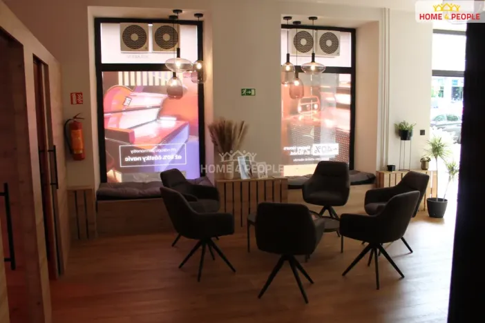Pronájem obchodního prostoru, Benešov, Malé náměstí, 98 m2