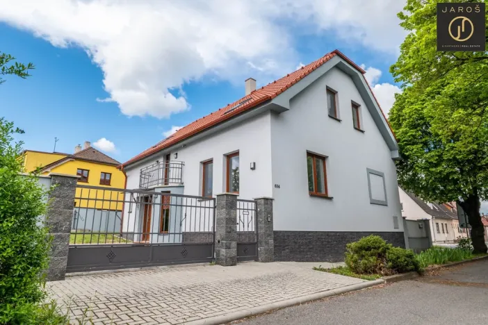 Prodej rodinného domu, Kladno, Svépomoc, 209 m2
