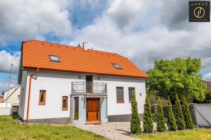 Prodej rodinného domu, Kladno, Svépomoc, 209 m2